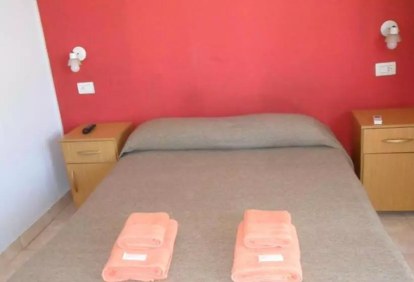 ホテル Nueva Habana Rooms Colon