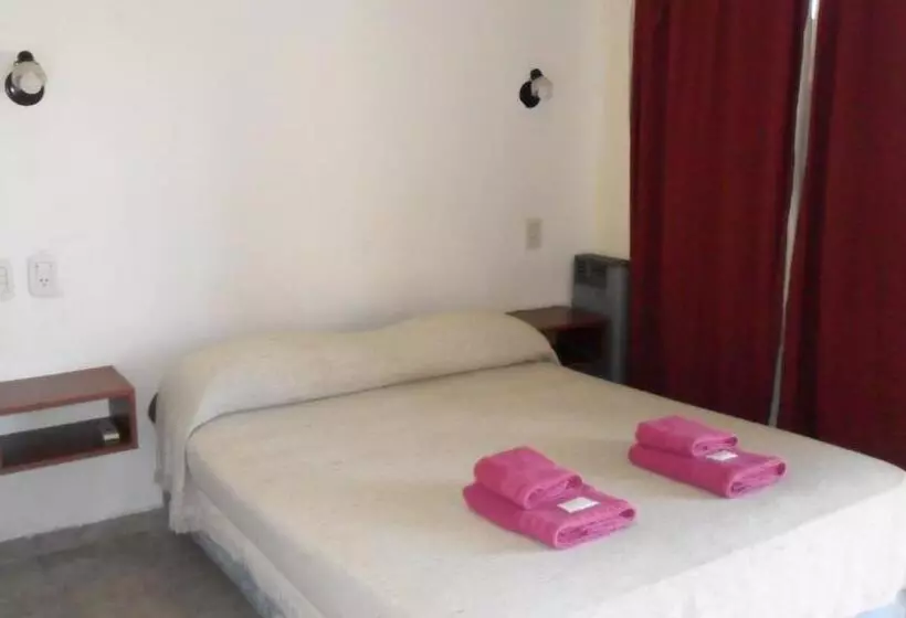 ホテル Nueva Habana Rooms Colon