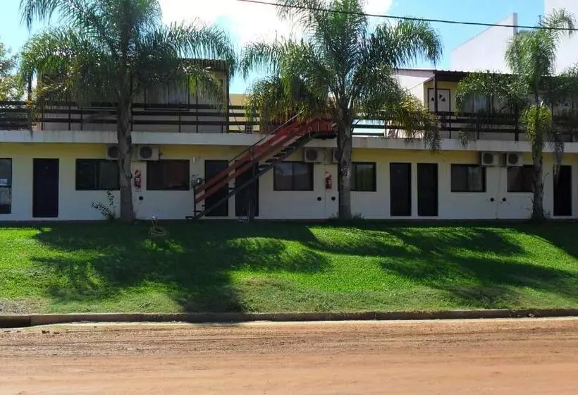 ホテル Nueva Habana Rooms Colon