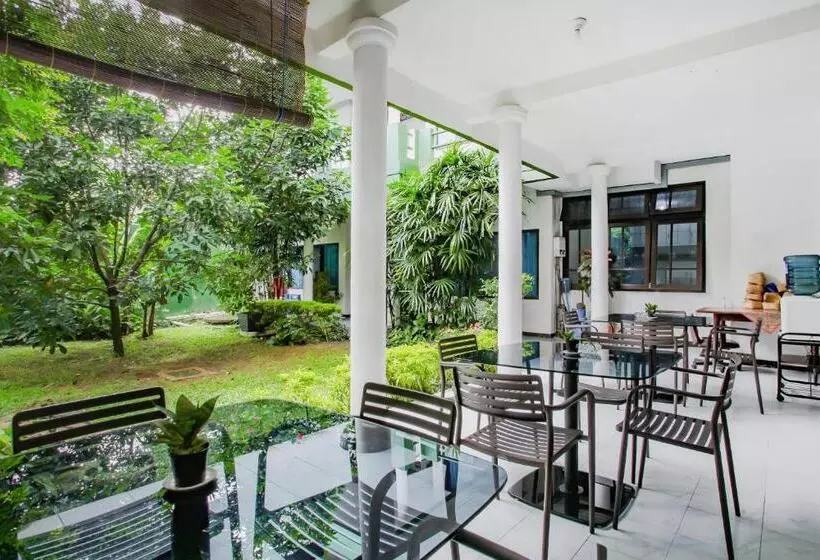 Hotelli Oyo Life 90091 Wisma Pakuan Syariah