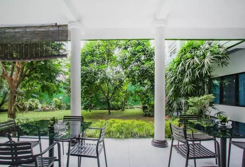 Hotelli Oyo Life 90091 Wisma Pakuan Syariah