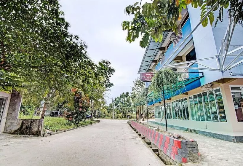 Hotelli Penginapan Thoybah Syariah By Oyo