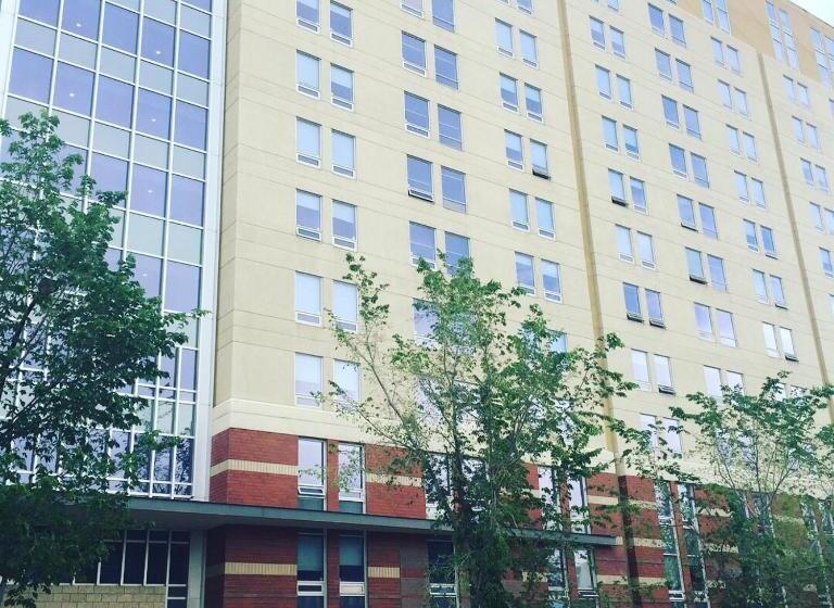 هتل Sait Residence & Conference Centre Calgary