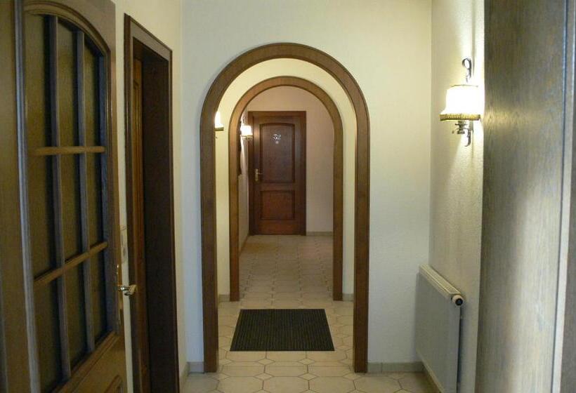 בית מלון כפרי Zur Germania