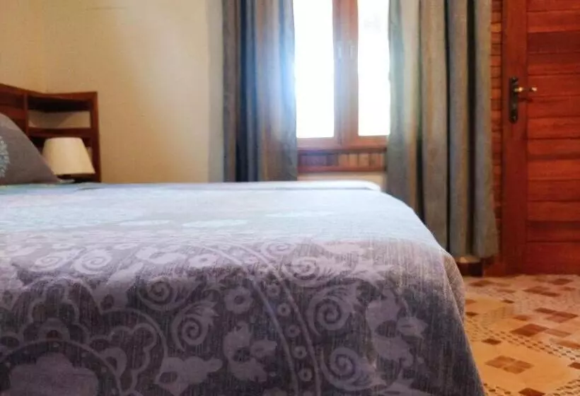 پانسیون Akiri Surf Retreat