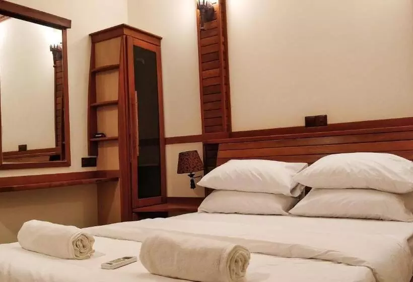 پانسیون Akiri Surf Retreat