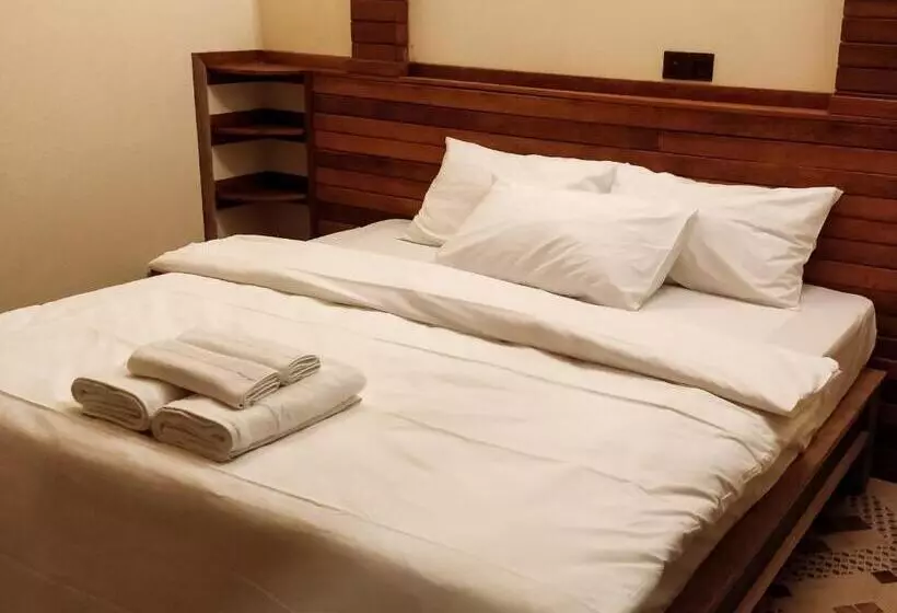 پانسیون Akiri Surf Retreat