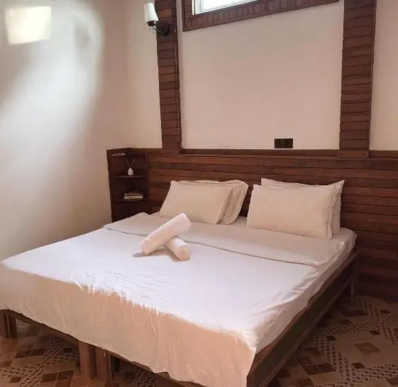 پانسیون Akiri Surf Retreat