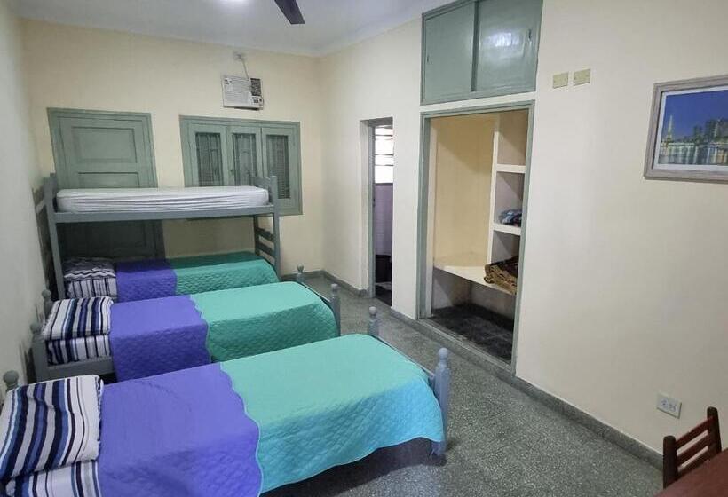 پانسیون Alojamiento En Pleno Centro De Corrientes