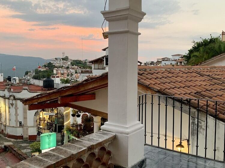 פנסיון Casabambu