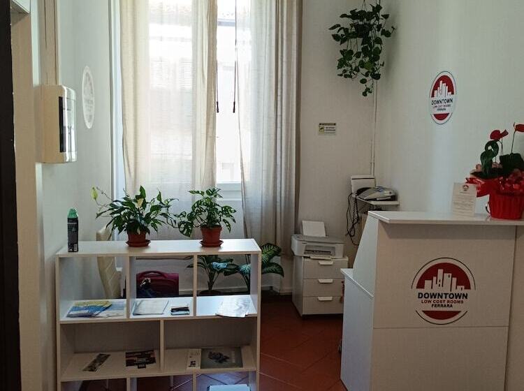 پانسیون Downtown Ferrara Low Cost Rooms