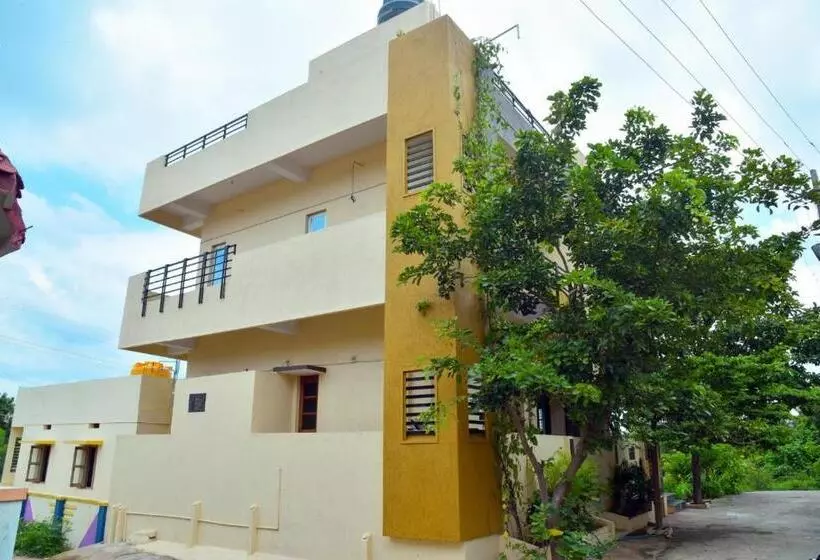 Majatalo Gopi Homestay