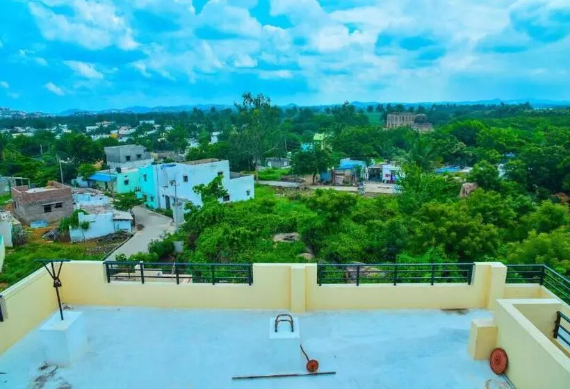 Majatalo Gopi Homestay