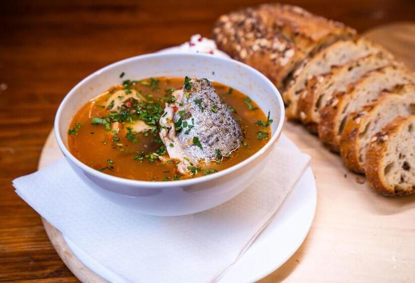 بنسيون Pastravaria Bratioara