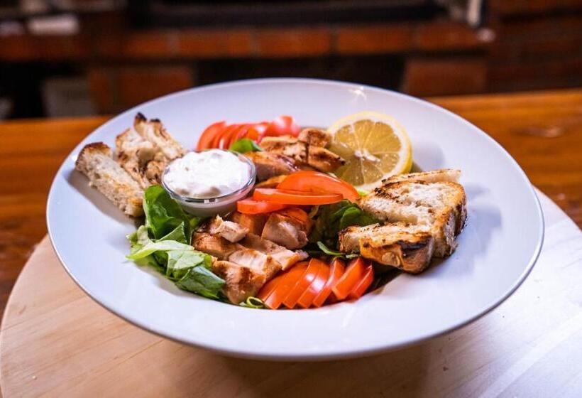 بنسيون Pastravaria Bratioara