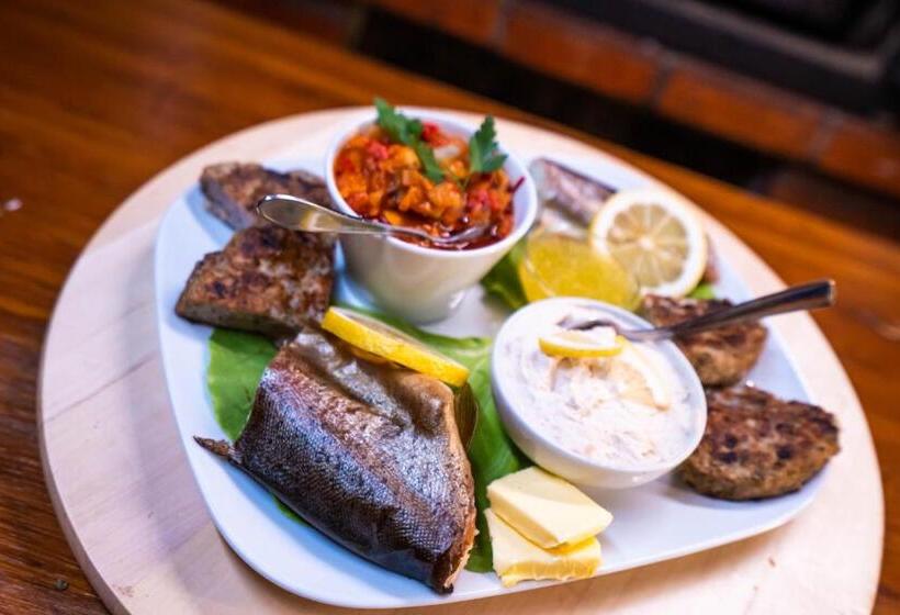 بنسيون Pastravaria Bratioara