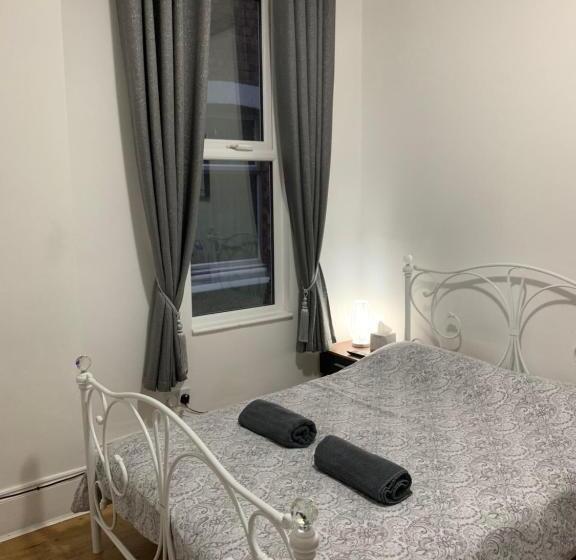 بنسيون Boutique Rooms