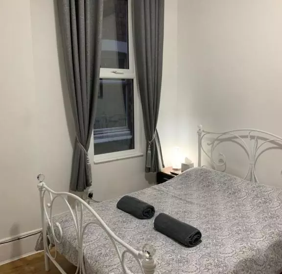 ペンション Boutique Rooms