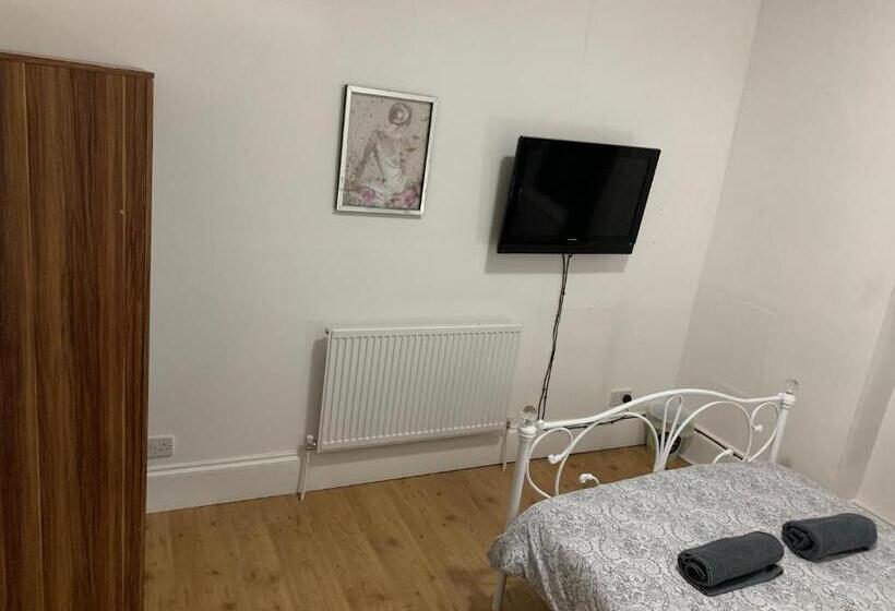 بنسيون Boutique Rooms