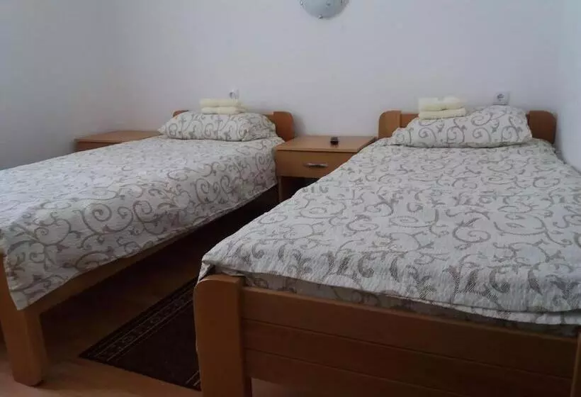 پانسیون Vila Vuk Wolf