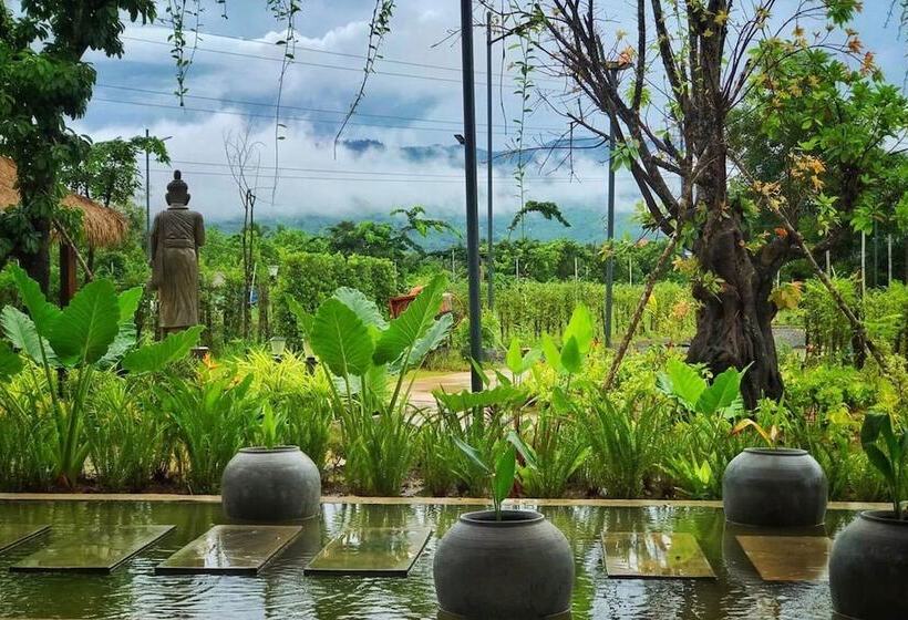 منتجع Kampot Tropical Village