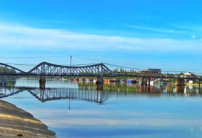 منتجع Kampot Tropical Village