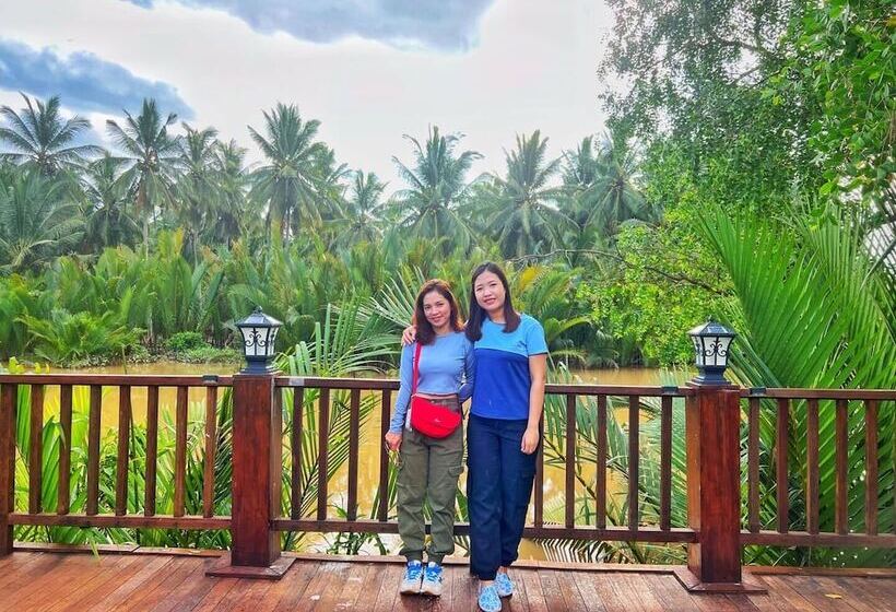 منتجع Kampot Tropical Village