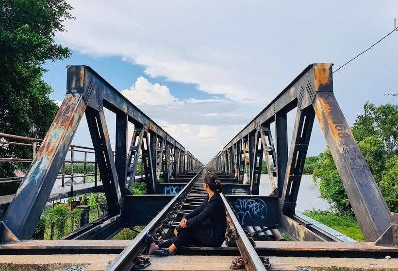 منتجع Kampot Tropical Village