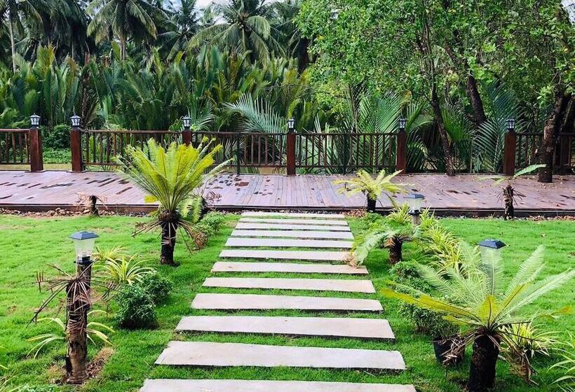 منتجع Kampot Tropical Village