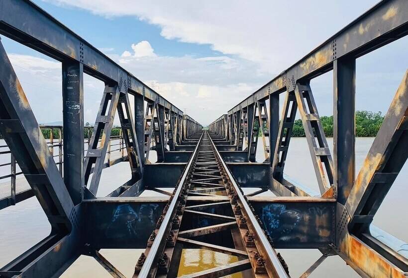 منتجع Kampot Tropical Village