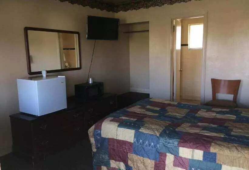 Travelers Motel