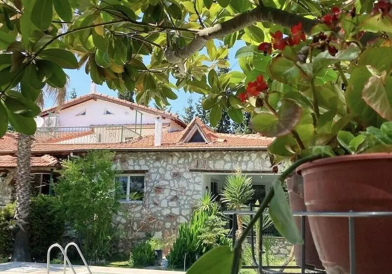 Hotelli Urla Bella
