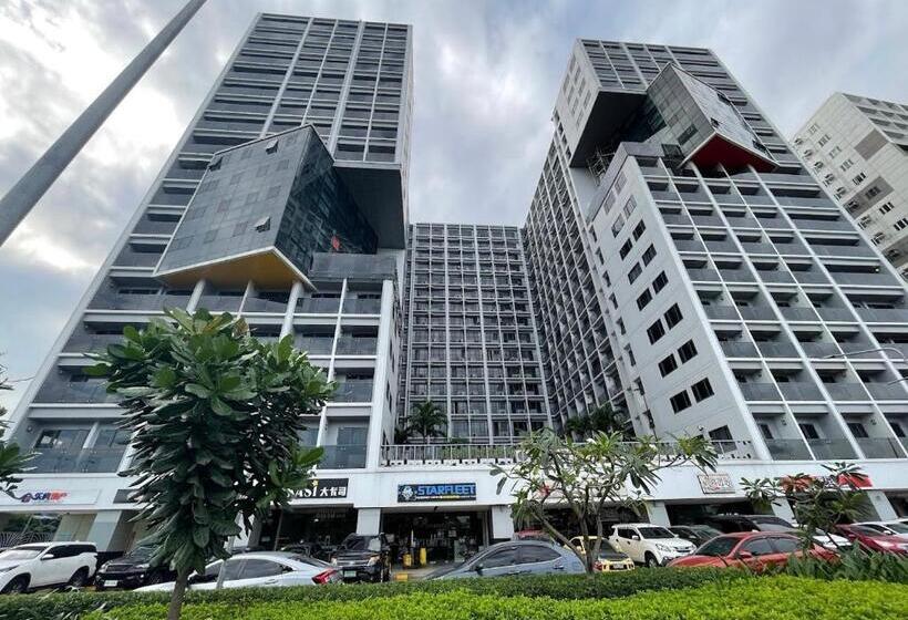 1 Br With Balcony & King Sized Bed Near Mall Of Asia