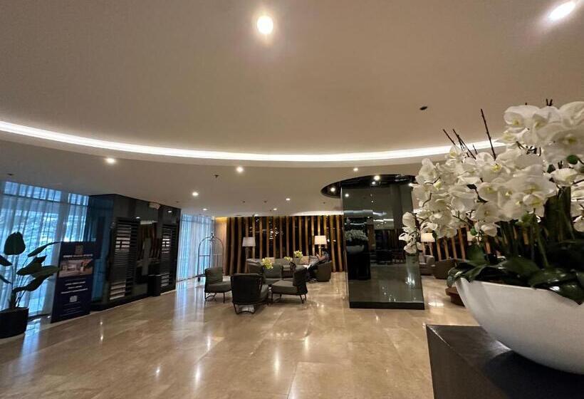 1 Br With Balcony & King Sized Bed Near Mall Of Asia