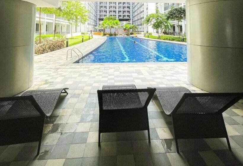 1 Br With Balcony & King Sized Bed Near Mall Of Asia