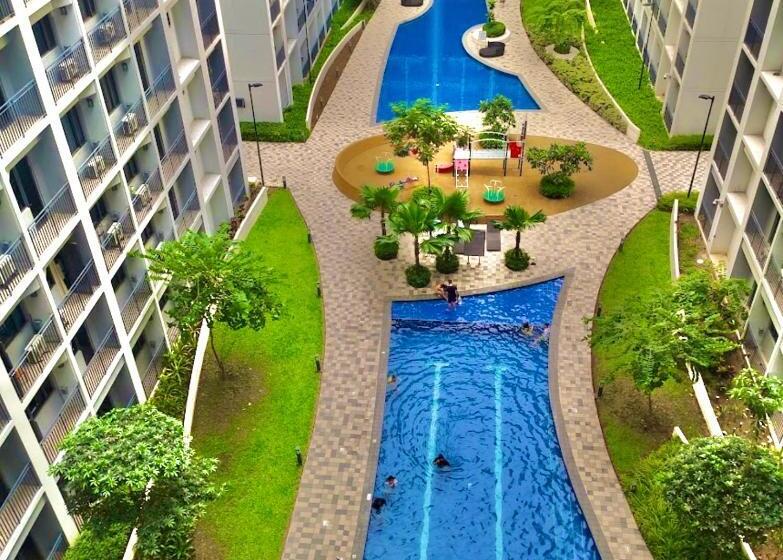 1 Br With Balcony & King Sized Bed Near Mall Of Asia