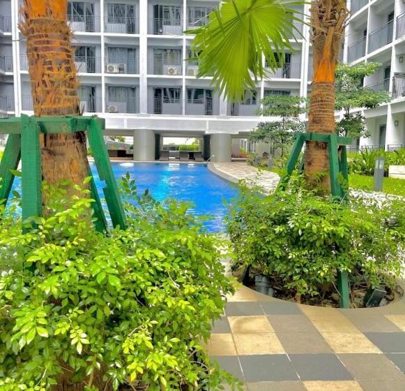 1 Br With Balcony & King Sized Bed Near Mall Of Asia