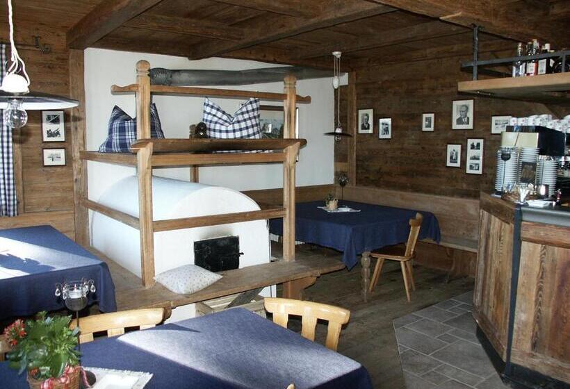 مبيت وإفطار Chalet Da Mont Resciesa