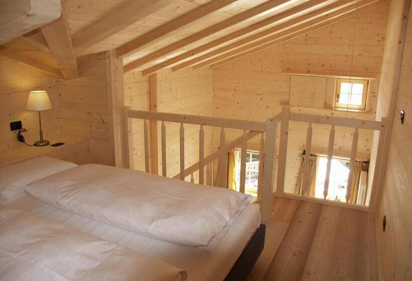 مبيت وإفطار Chalet Da Mont Resciesa