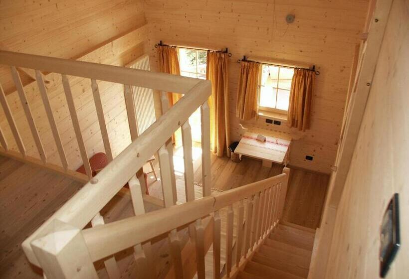 مبيت وإفطار Chalet Da Mont Resciesa