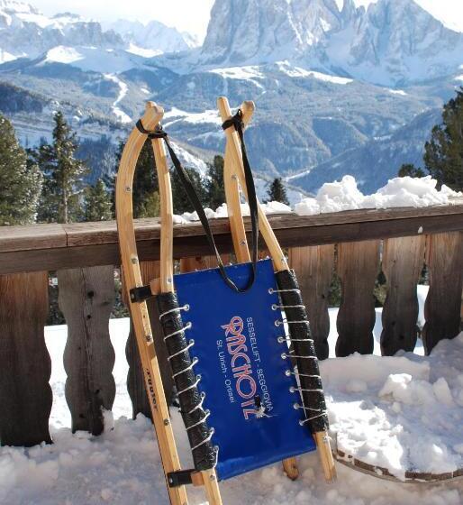 مبيت وإفطار Chalet Da Mont Resciesa