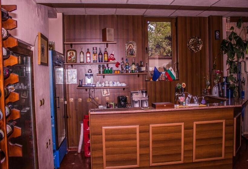 Family Hotel Ivel   семеен хотел ивел