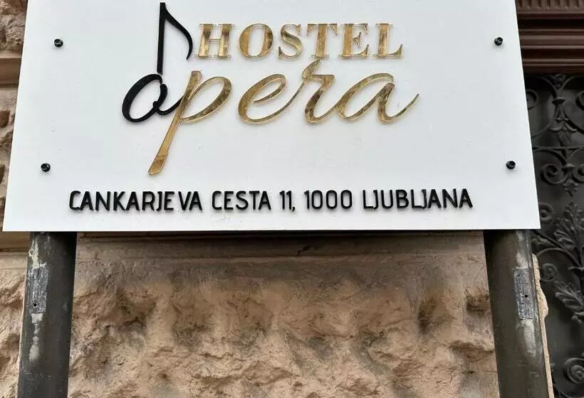 Hostel Opera