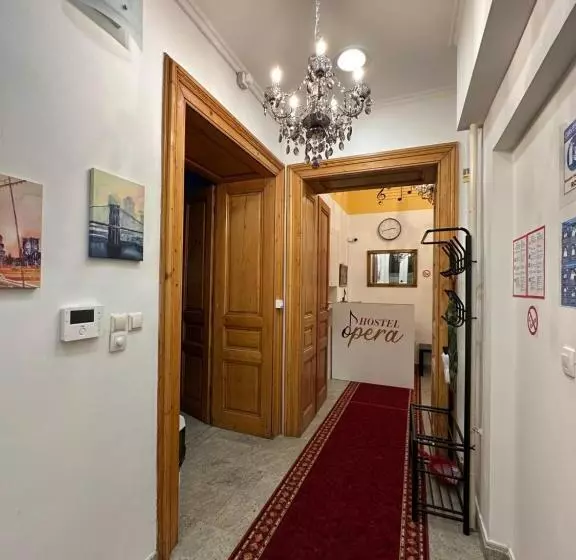 Hostel Opera