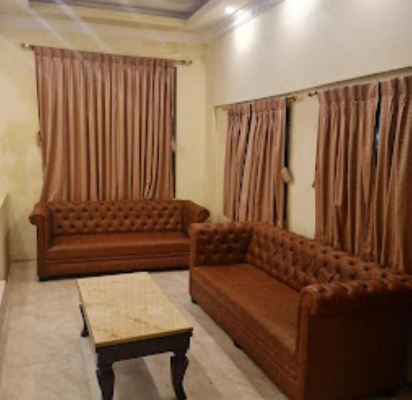 فندق Ambica Residency