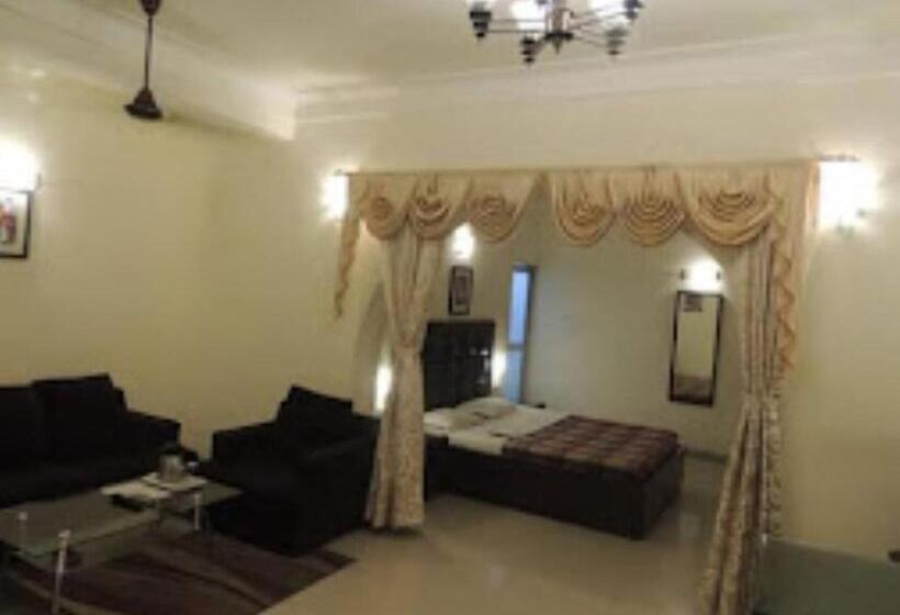 فندق Ambica Residency