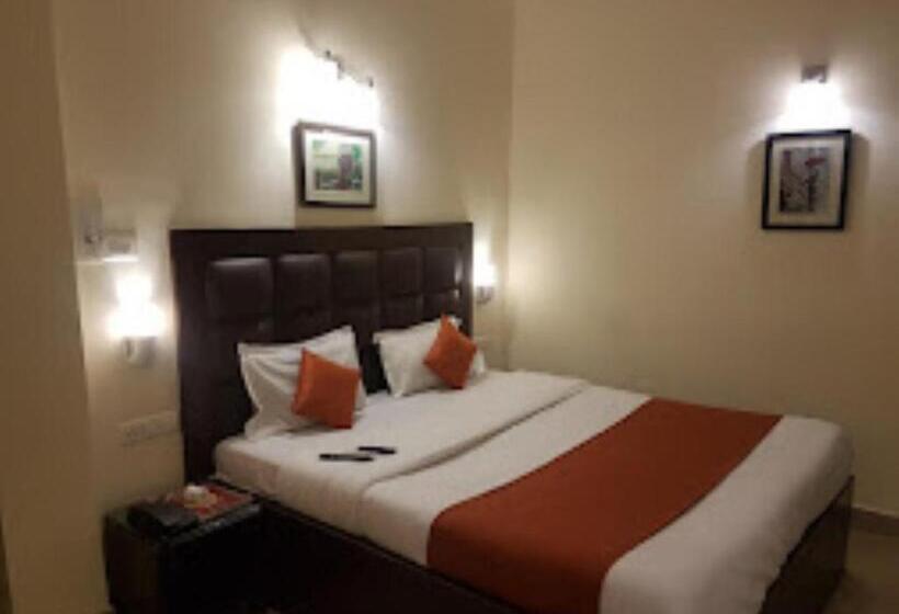 فندق Ambica Residency