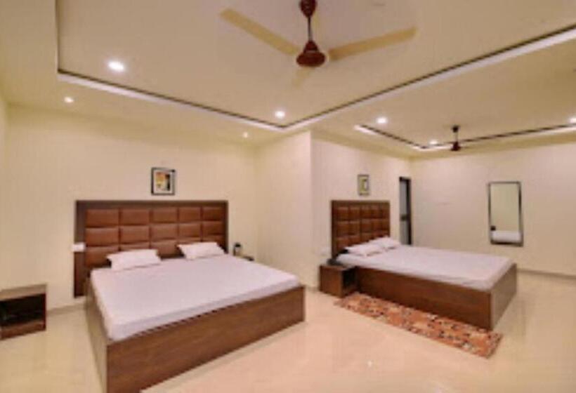فندق Ambica Residency
