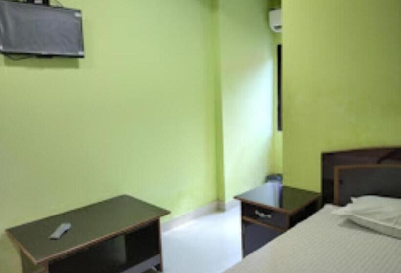 בית מלון כפרי Ashray Angul