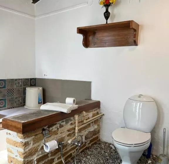 Hotelli Dunagiri Retreat